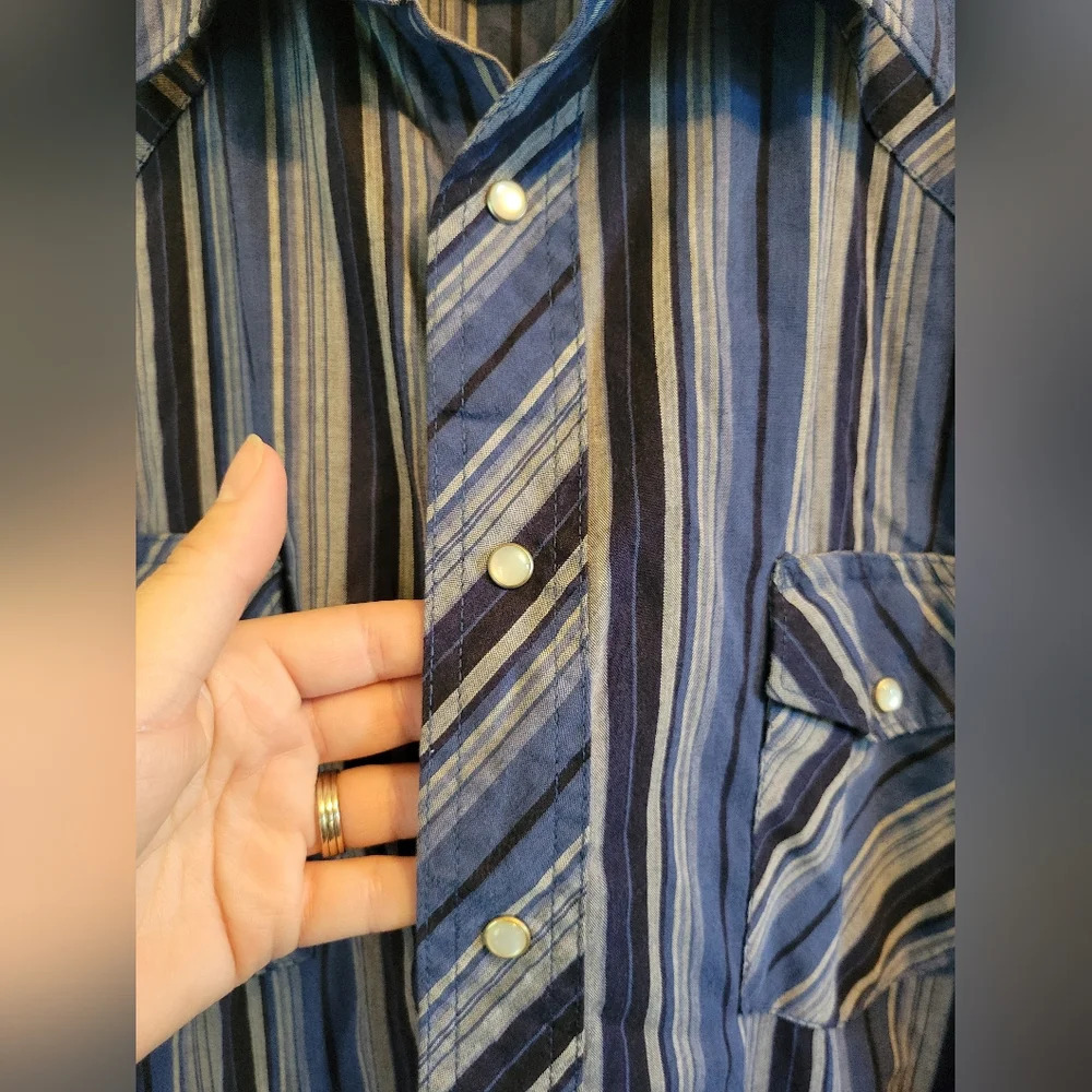 Vintage Wrangler Black & Blue Striped Western Pearl Snap Men's Shirt - Picture 6 of 6